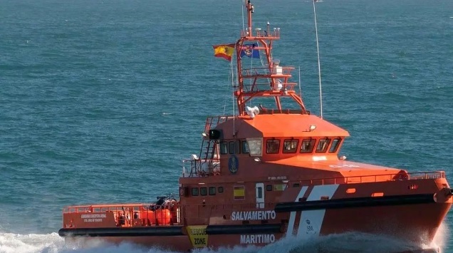 Salvamento Marítimo rescata a 63 inmigrantes en una patera cerca de Arguineguín