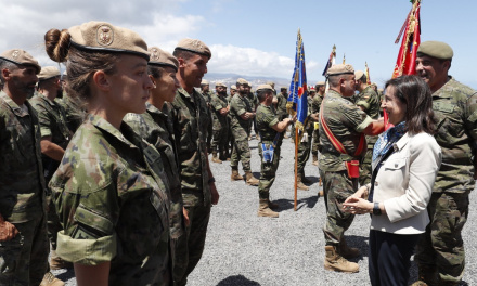 La Ministra de Defensa visita la Brigada «Canarias»: «Es muy difícil entender al Ejército sin Canarias y a Canarias sin el Ejército»