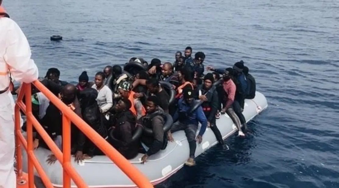 El cayuco del día llega a Arguineguín con 164 personas a bordo