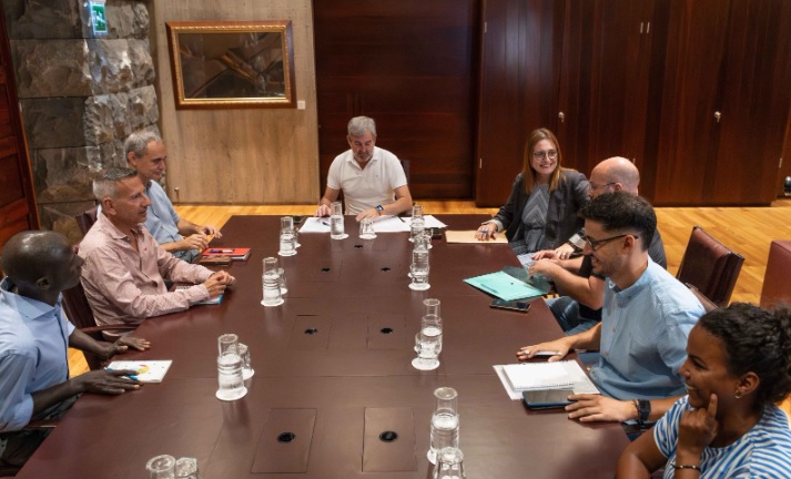 Gobierno de Canarias y ONGS crean una mesa de trabajo sobre la inmigración en la Ruta Canaria