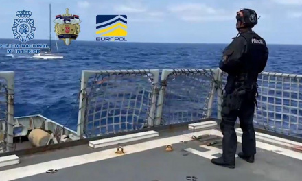 Interceptado un velero con 2,7 toneladas de cocaína en aguas en aguas próximas a Canarias