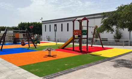 El Ayuntamiento reabre mejorado el Parque Infantil de la Plaza del Tablero