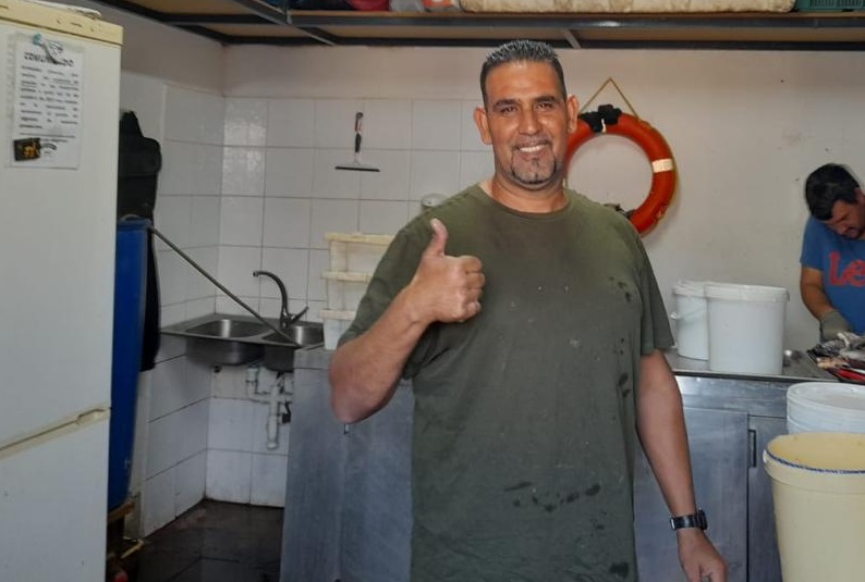 Antonio Reyes, el único pescador de Castillo del Romeral que vende su mercancía directamente al consumidor