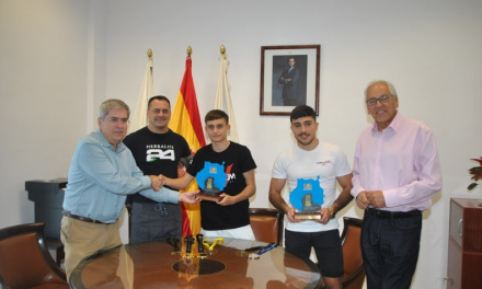El alcalde, Marco Aurelio Pérez, felicita a deportistas del Club Werdum Maspalomas