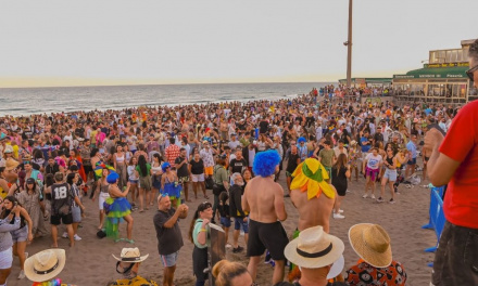 Más de 3.000 personas se dan cita en el Carnaval al Sol, en Maspalomas, con Los40