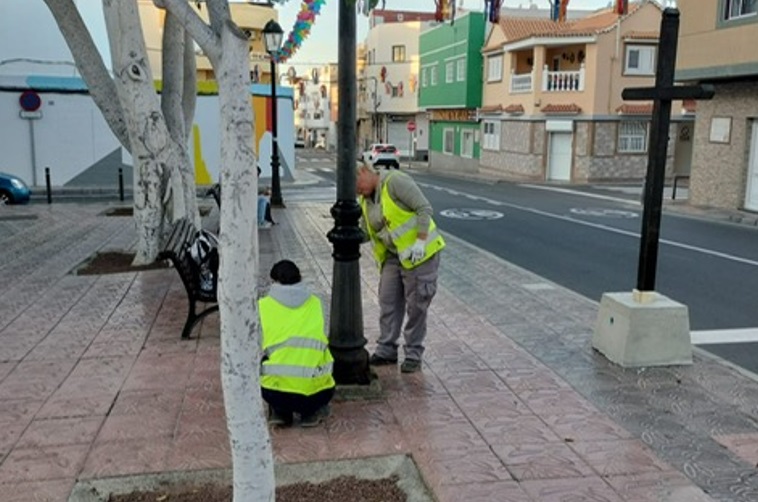 El Ayuntamiento repara los espacios públicos de El Tablero antes de las fiestas