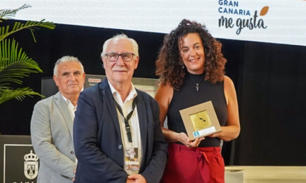 Claudia Isaura González obtiene el Premio a la Mejor Miel de Gran Canaria