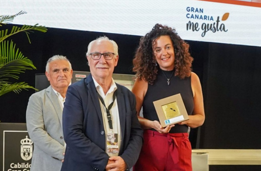 Claudia Isaura González obtiene el Premio a la Mejor Miel de Gran Canaria
