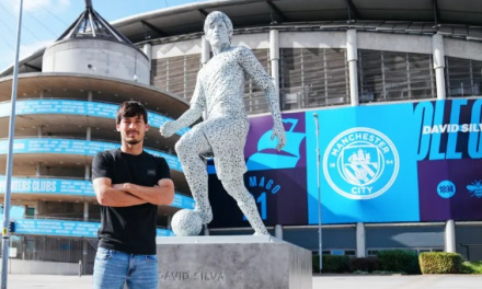 El Manchester City rinde homenaje a David Silva y levanta una estatua en su honor
