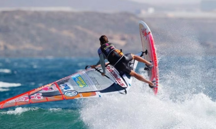 La élite del windsurf mundial se da cita en la playa grancanaria de Pozo Izquierdo