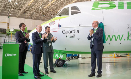 Binter homenajea a la Guardia Civil poniendo su nombre a un avión