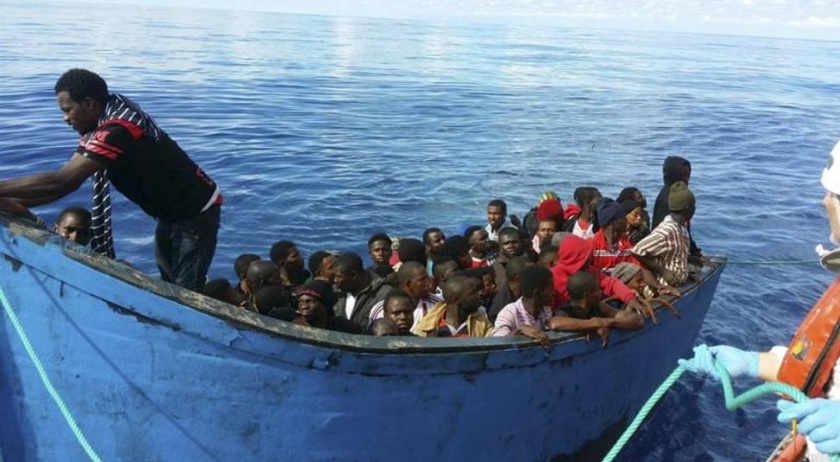 El cayuco de cada día llega a Arguineguín: 140 inmigrantes ilegales africanos más en Gran Canaria