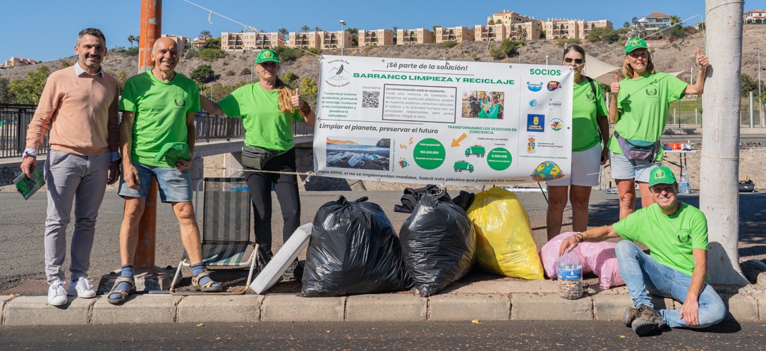 La Fundación Route y Limpieza retiran 750 kilos de basura en 5 meses en el Barranco de Maspalomas