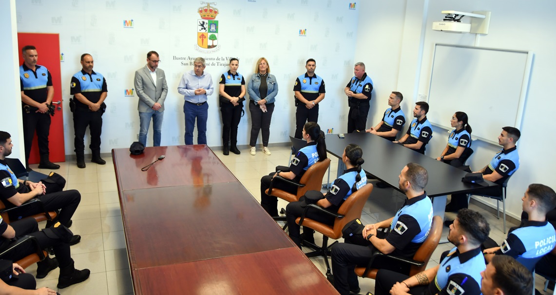 Los nuevos policías locales conocen los servicios municipales en San Bartolomé de Tirajana