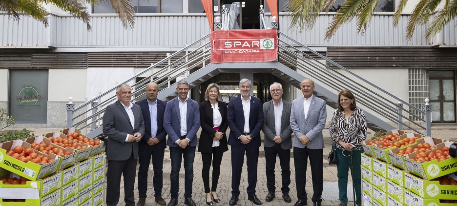 Spar Gran Canaria se llena de tomates de La Aldea