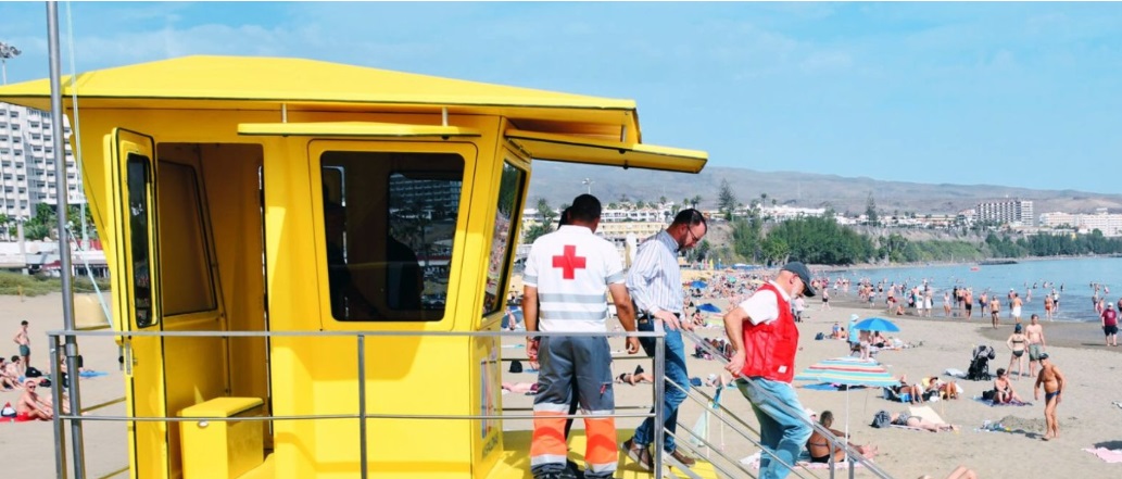 Fallece una mujer tras sufrir un ahogamiento en una playa en Maspalomas