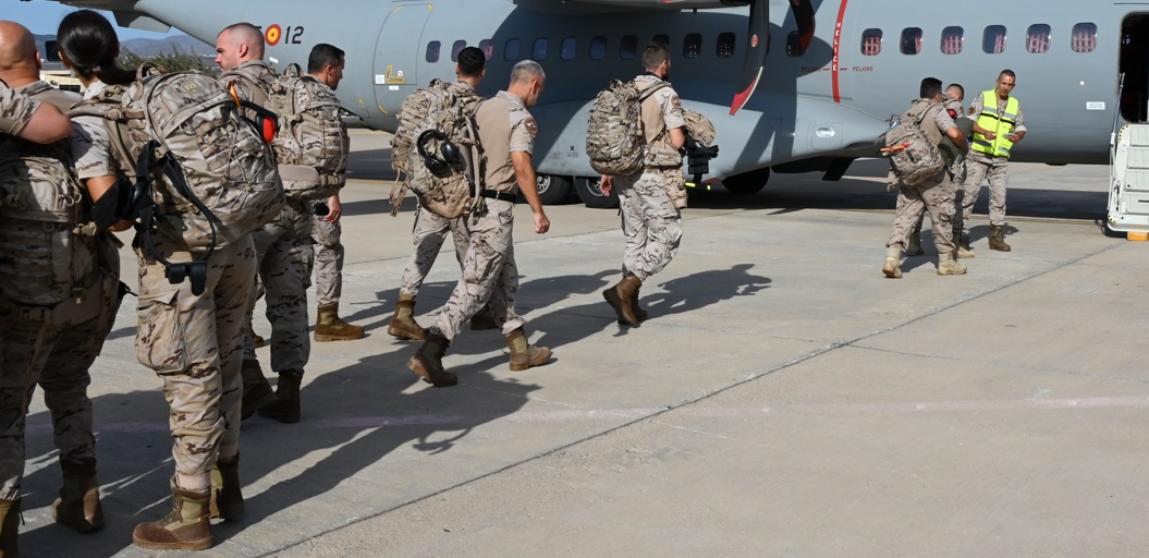 El Mando Aéreo de Canarias envía relevos para combatir el fuego en el Noroeste de España