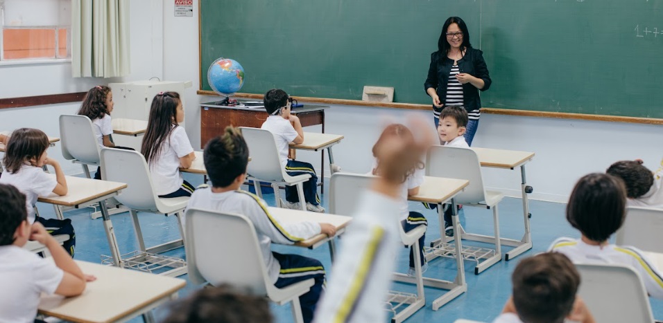 El Club Rotarac recoge material escolar para los más necesitados