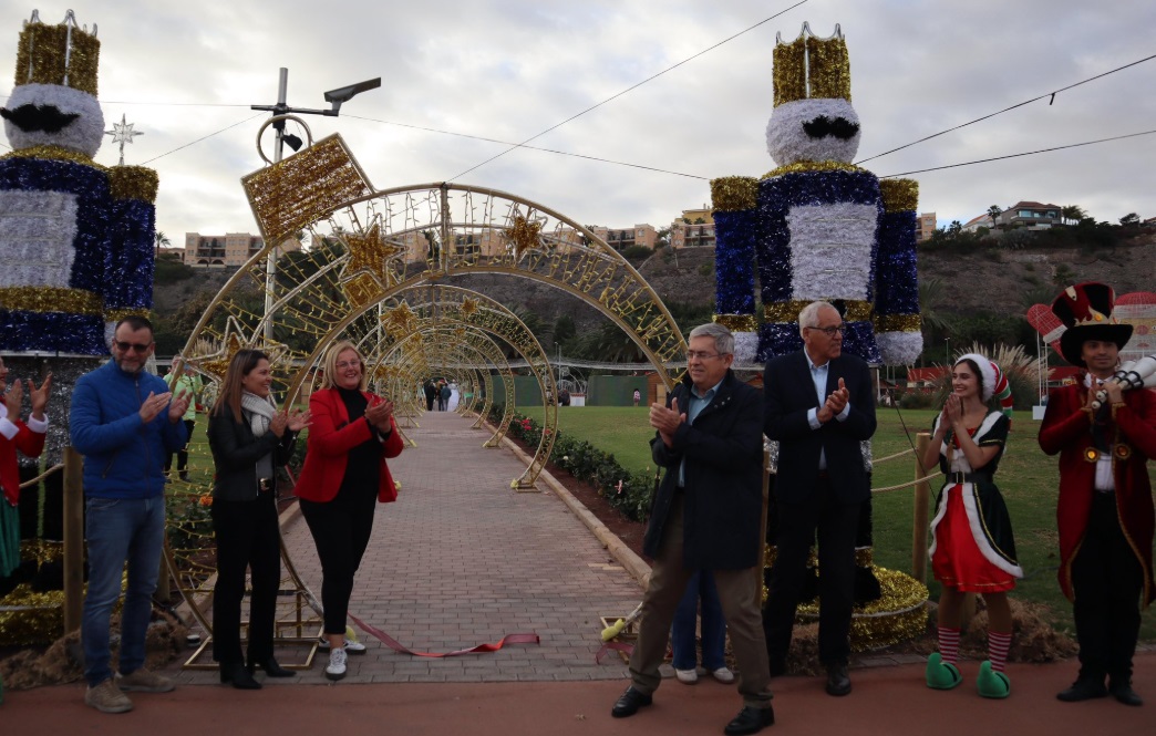 Alegría y magia en la apertura de las «II Navidades del Mundo» en Maspalomas