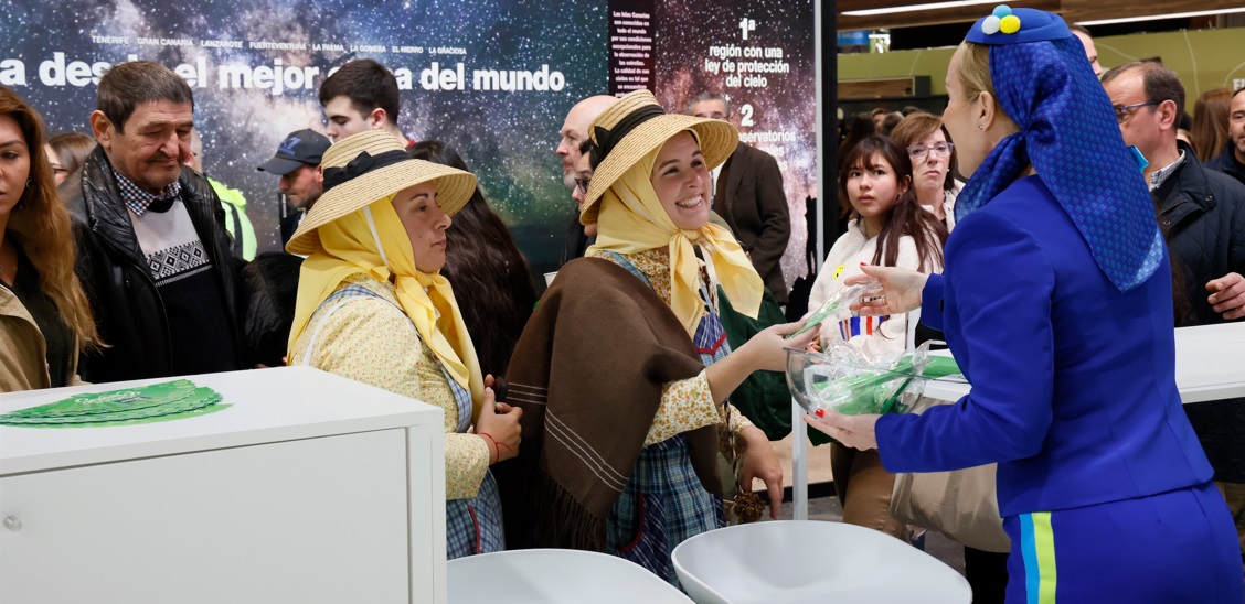 Binter impulsa su presencia junto al turismo en FITUR
