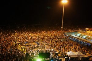 Celebración de la Noche de San Juan en Playa del Inglés con fuegos artificiales