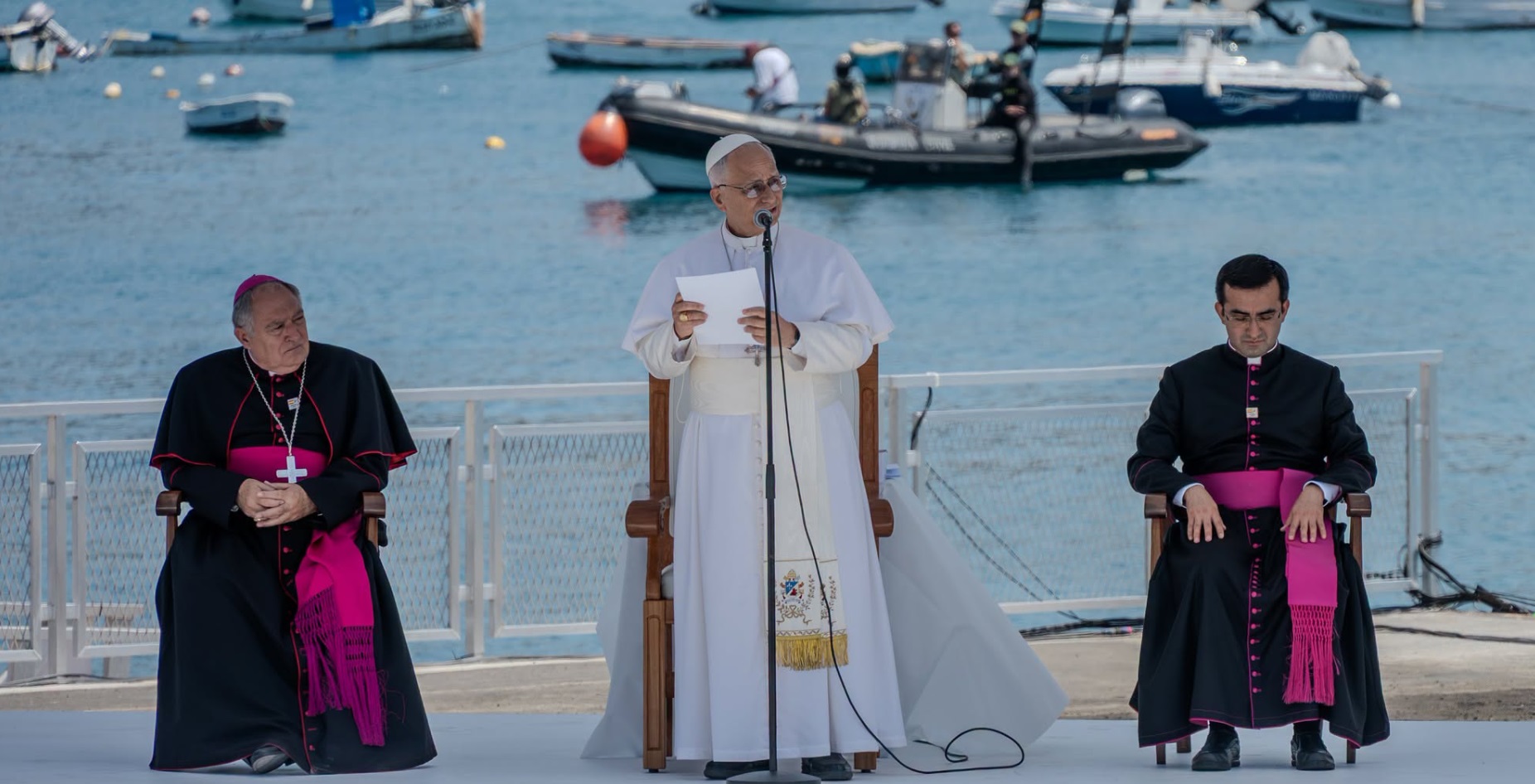 León XIV pronuncia su discurso sobre migración en el Muelle de Arguineguín