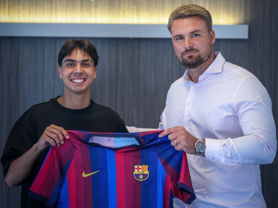 Jony Hernández, formado en las categorías inferiores de la UD San Fernando, da el salto al FC Barcelona.